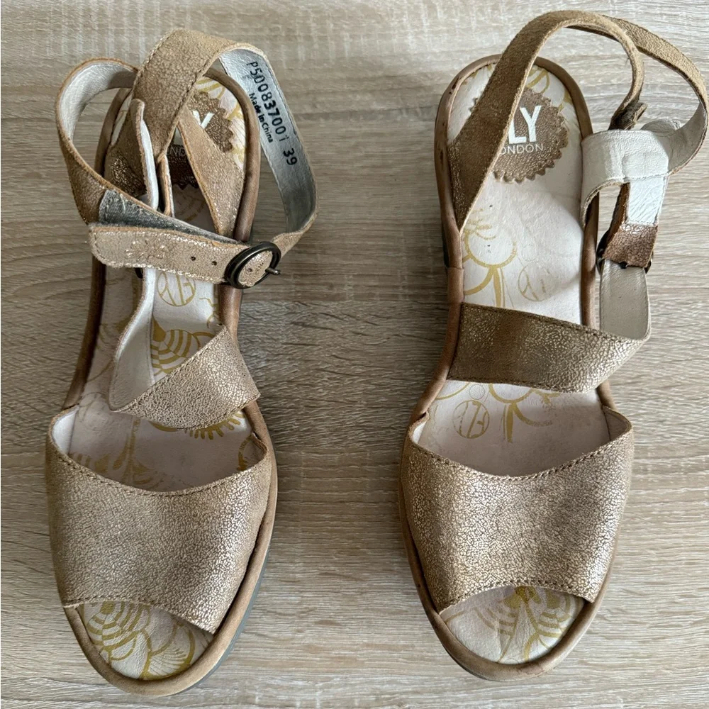 Fly London Yora gold‎ leather peep toe wedge sandals Women’s Sz 39/8-8.5